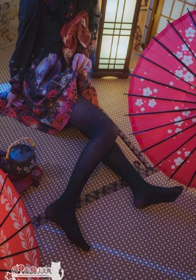 大炕上公的手伸进我内裤
