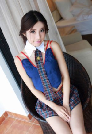 年轻大胸女教师3